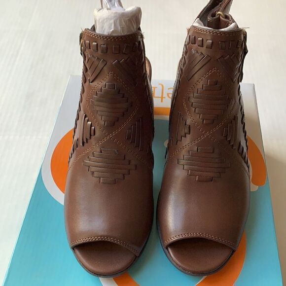 Bare traps Ivalyn BLOCK HEEL booties - Picture 4 of 6